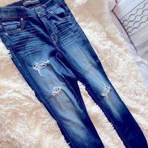 High rise Express ripped skinny jeggings sz 6